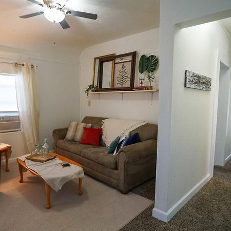 2 Bedroom Apartment Near Ndsu And Downtown 法戈 外观 照片
