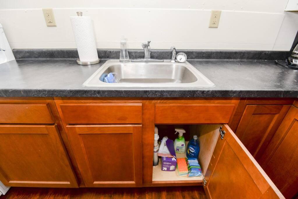2 Bedroom Apartment Near Ndsu And Downtown 法戈 外观 照片